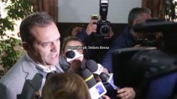 Intervista a De Magistris su riqualificazione piazza Plebiscito