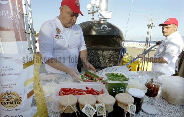Al Pizza Village la novità della pizza Pascalina contro i tumori - Stefano Renna fotografia e comunicazione blog