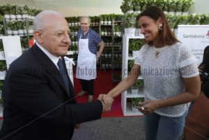 Il presidente De Luca alla raccolta fondi per l'ospedale Santo Bono