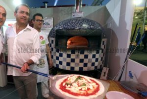 Inaugurazione del Pizza Village 2018 con autorità e organizzatori - Stefano Renna fotografia e comunicazione blog