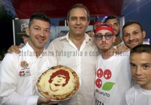 Inaugurazione del Pizza Village 2018 con autorità e organizzatori - Stefano Renna fotografia e comunicazione blog