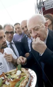 Inaugurazione del Pizza Village 2018 con autorità e organizzatori - Stefano Renna fotografia e comunicazione blog