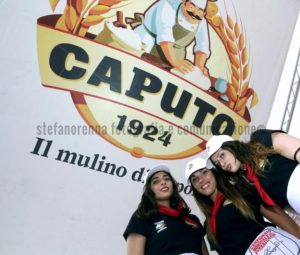 Trofeo Caputo 2018 : le hostess allo stand Caputo - Stefano Renna fotografia e comunicazione blog