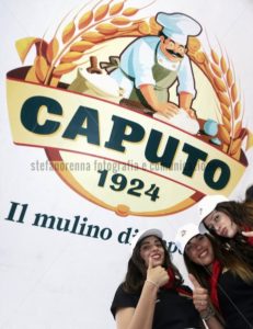 Trofeo Caputo 2018 : le hostess allo stand Caputo - Stefano Renna fotografia e comunicazione blog