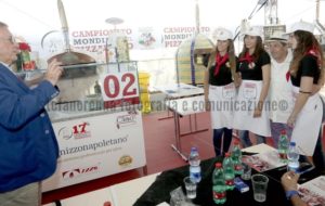 Trofeo Caputo 2018 : le hostess allo stand Caputo - Stefano Renna fotografia e comunicazione blog