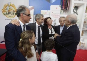 Visita del Governatore  Vincenzo De Luca allo stand Caputo - Stefano Renna fotografia e comunicazione blog