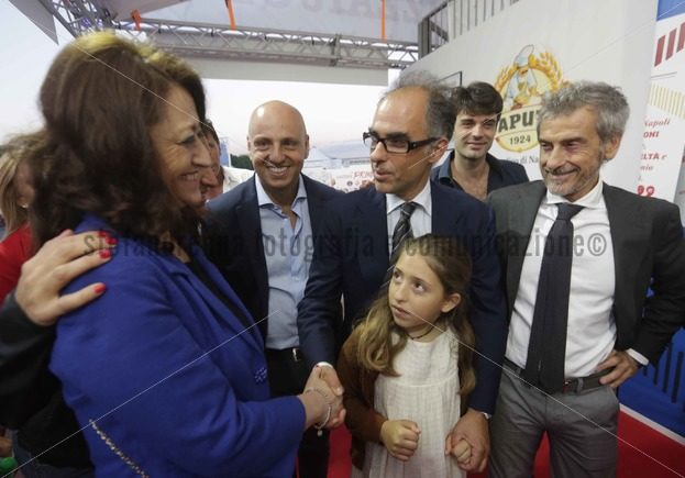 Visita del Governatore  Vincenzo De Luca allo stand Caputo - Stefano Renna fotografia e comunicazione blog