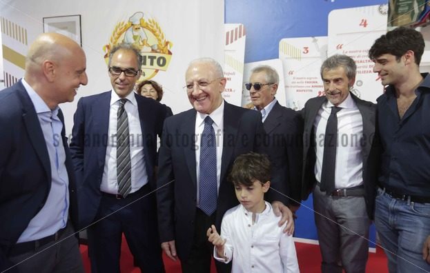 Visita del Governatore  Vincenzo De Luca allo stand Caputo - Stefano Renna fotografia e comunicazione blog