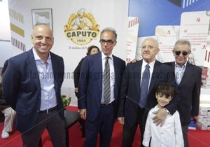 Visita del Governatore  Vincenzo De Luca allo stand Caputo - Stefano Renna fotografia e comunicazione blog